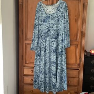 Blue Patterned Long Sleeve Women's maxi  Dress size 3x LuLaRoe